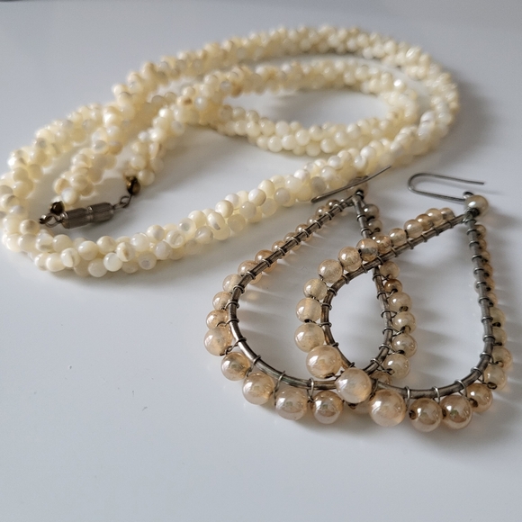Vintage Mother of Pearl Twisted Necklace with Complimentary Contemporary Earring - Picture 11 of 16